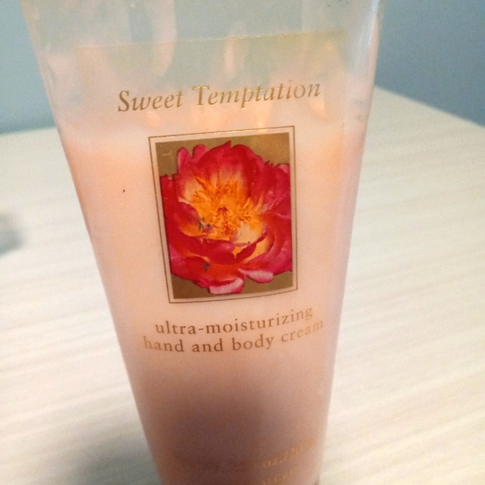 Victoria Secret Vintage Sweet Temptation ultra moisturizing hand and body cream